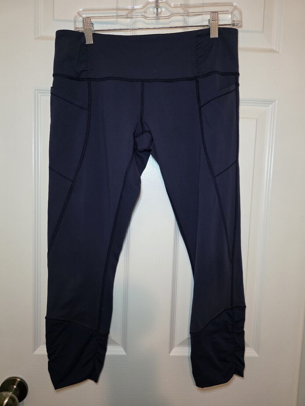 Lululemon Womens 10 Navy Blue Cropped Leggings /w Pockets